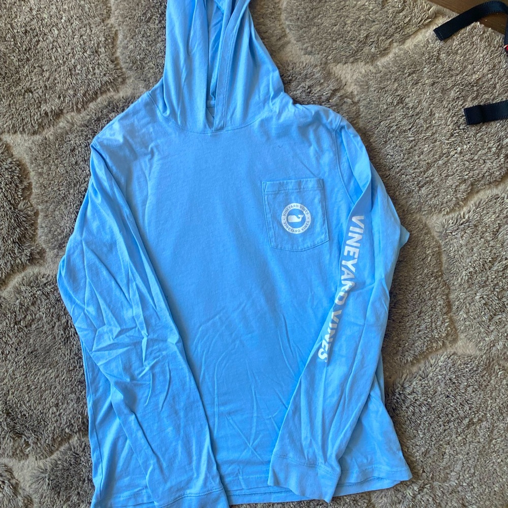 Vineyard Vines long sleeve shirt w hood Youth XL